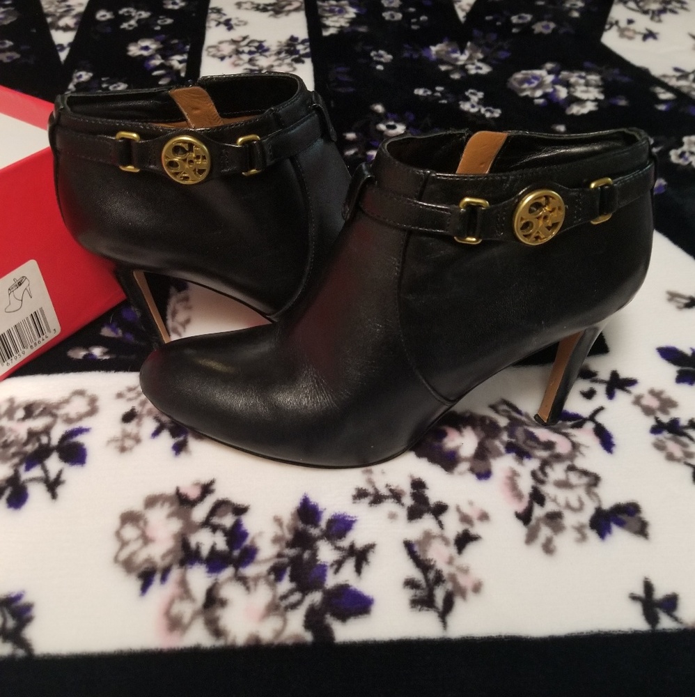 Coach, 7.5, Salene Semi Matte Booties